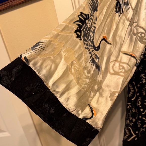 Violet Kay Silk-Blend Crane & Lace Kimono Jacket πποΈ - Picture 9 of 11